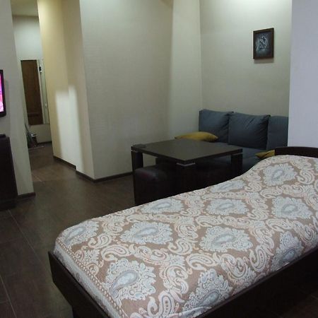 יירבאן Apartment Paronyan 22 מראה חיצוני תמונה