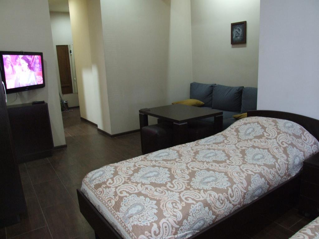 יירבאן Apartment Paronyan 22 מראה חיצוני תמונה